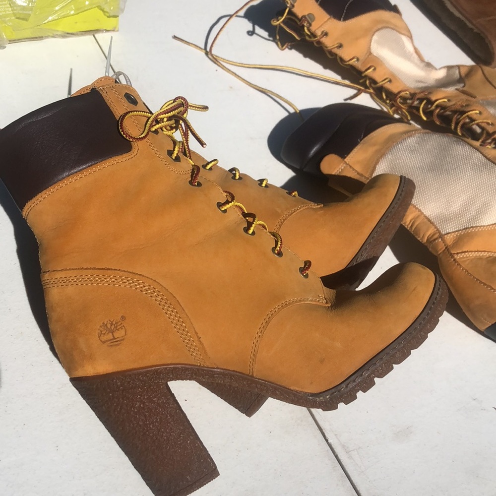 Timberlands ( ea). Flash $49 - Picture 2 of 8